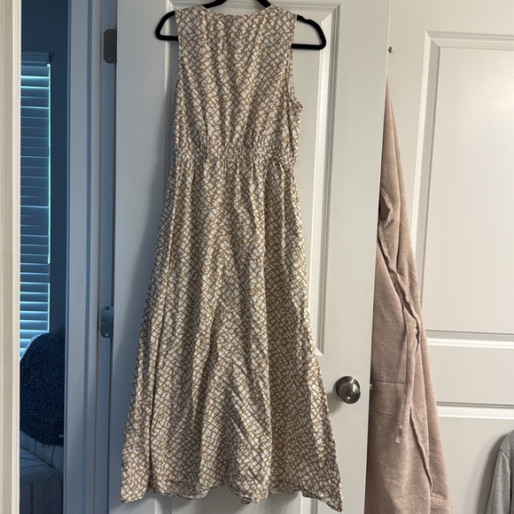 Universal Threads Dress - Picture 6 of 6